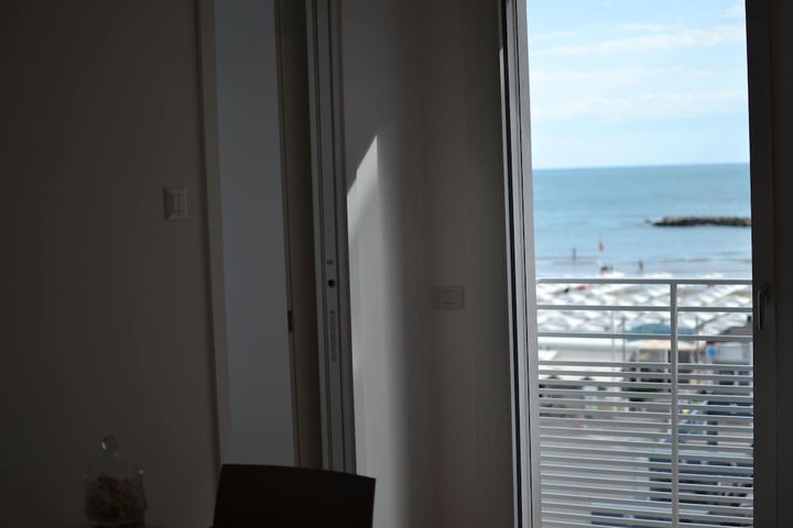 Room 92 of 159