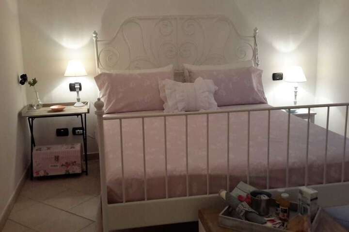 Room 9 of 18