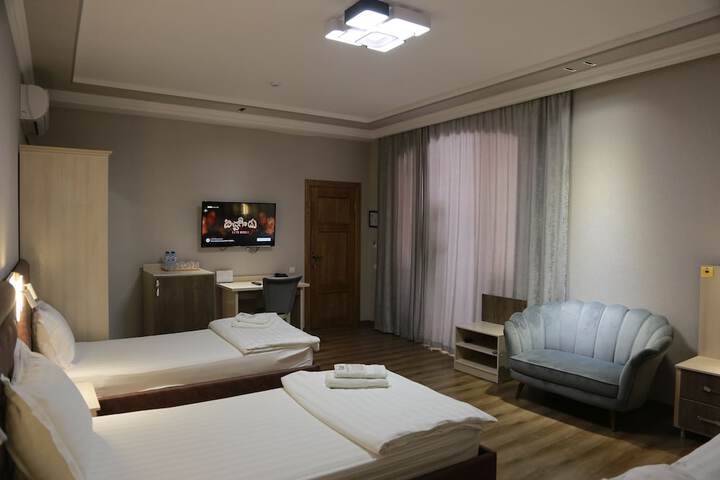 Room 44 of 63
