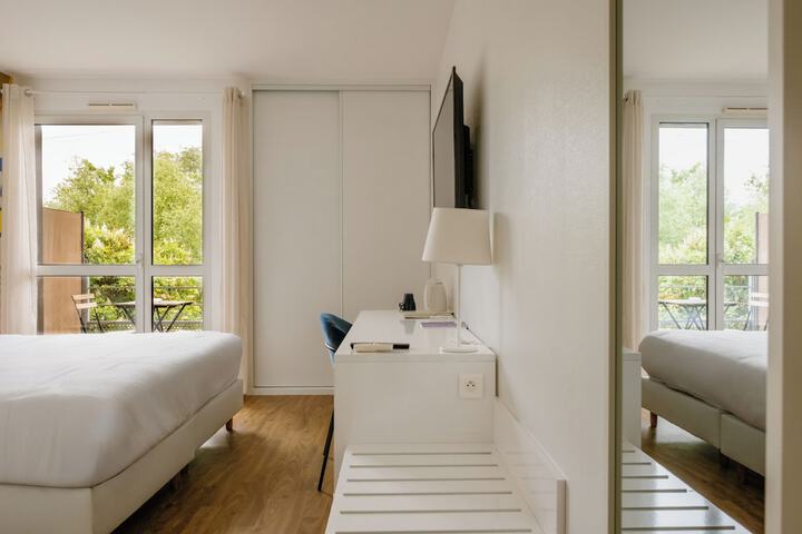 Room 12 of 36