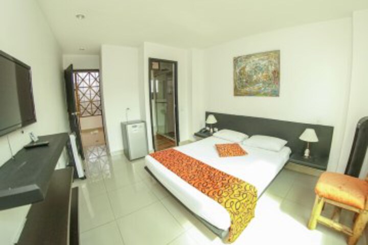 Room 7 of 35
