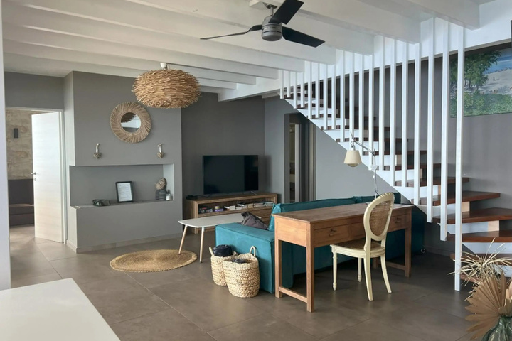Room 10 of 15