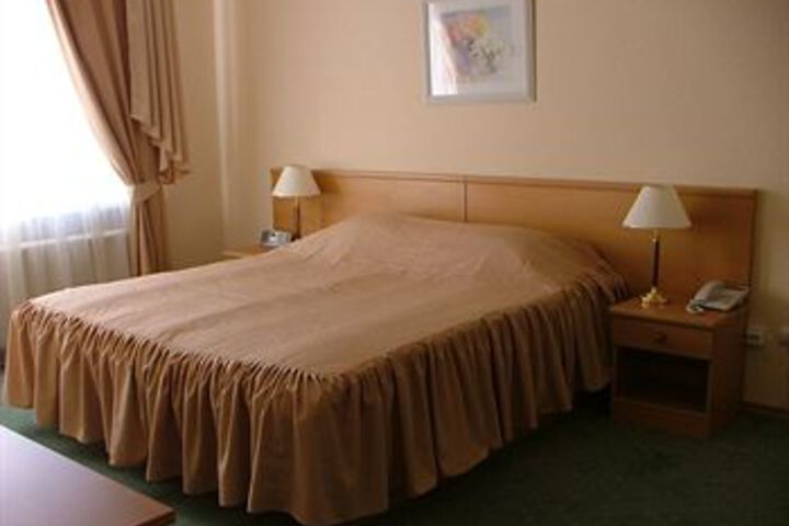 Room 9 of 15