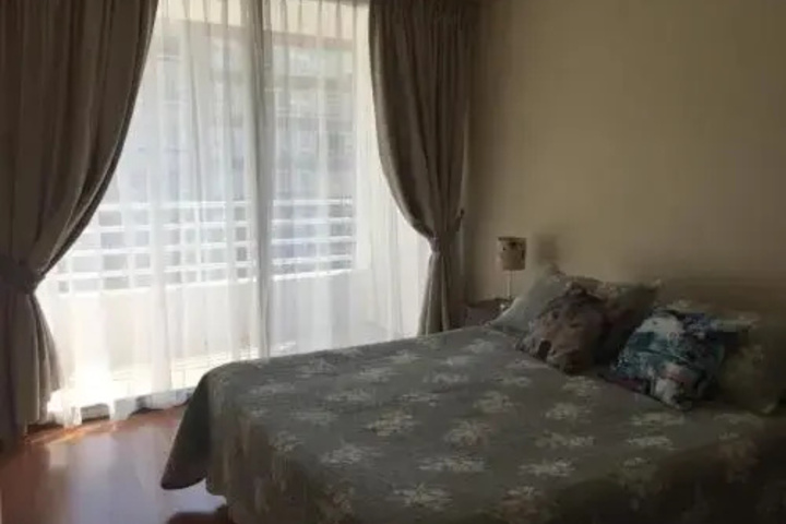 Room 4 of 39