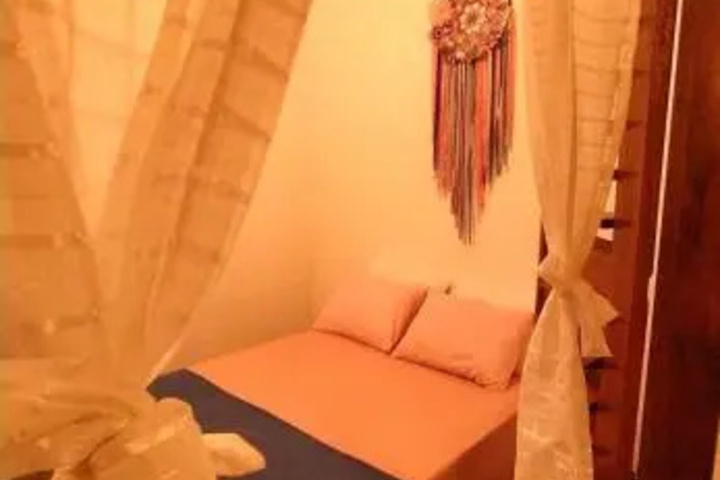 Room 6 of 24