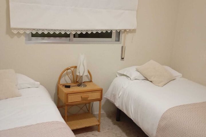 Room 4 of 28