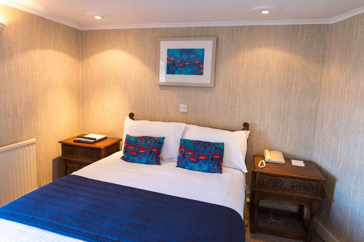 Room 6 of 72