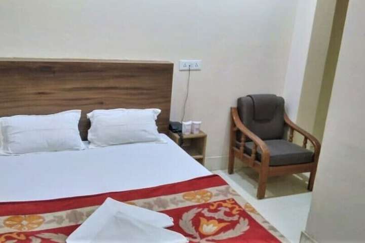 Room 30 of 83