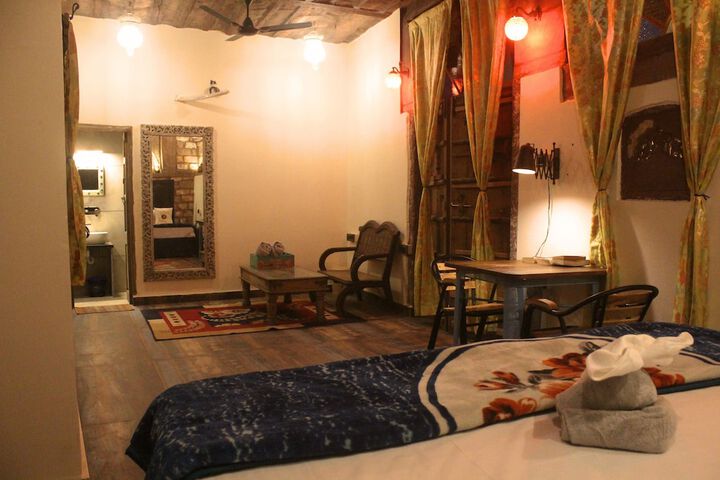 Room 42 of 90