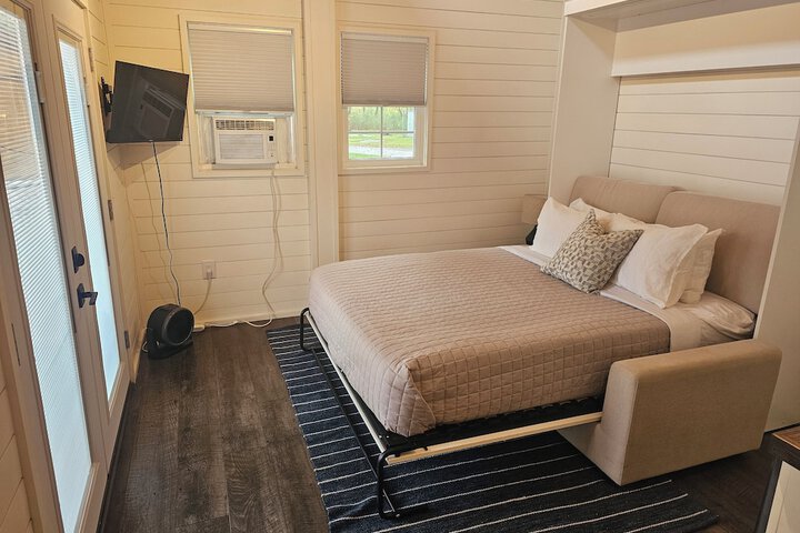 Room 18 of 125