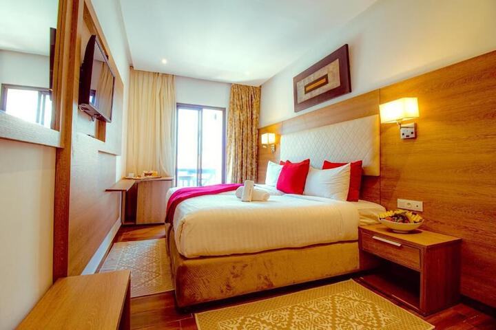 Room 7 of 42