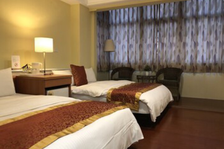 Room 12 of 19