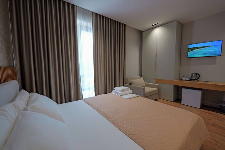 Room 34 of 94