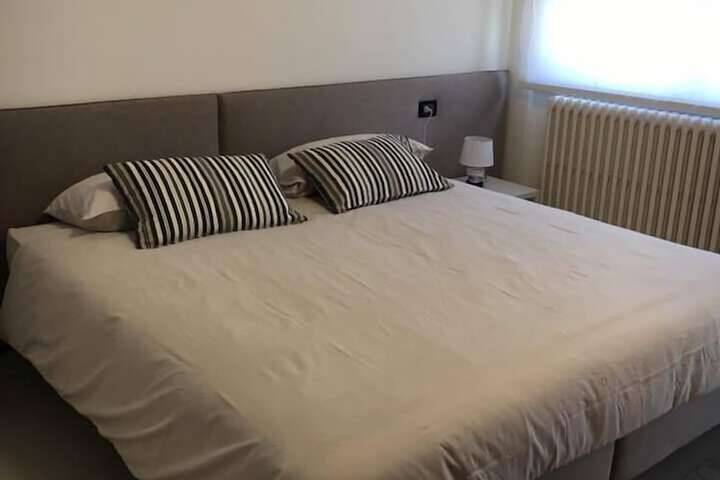 Room 15 of 18