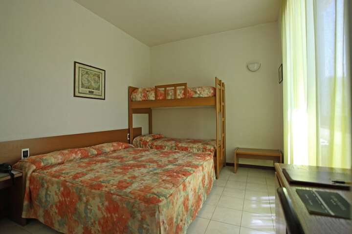 Room 13 of 48