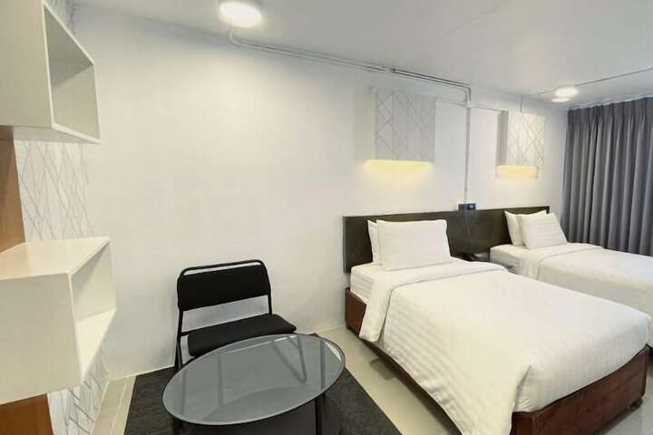 Room 17 of 47