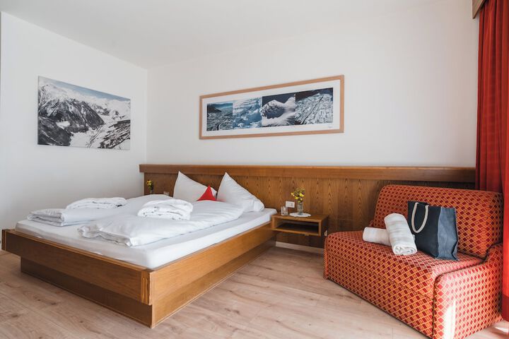 Room 10 of 24