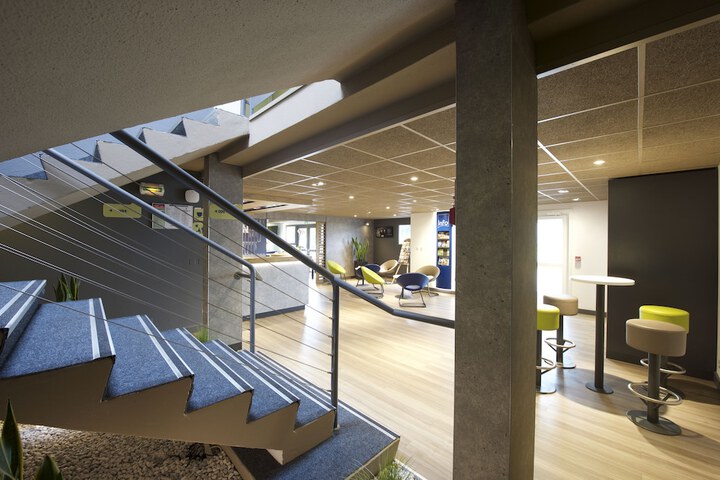 Entrance & Lobby