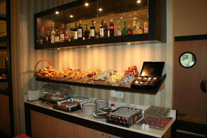 Breakfast buffet