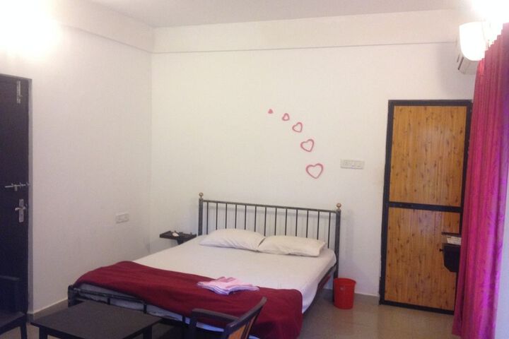 Room 9 of 31