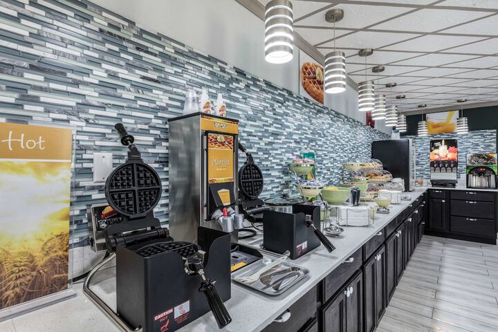 Breakfast/Coffee Service 20 of 40