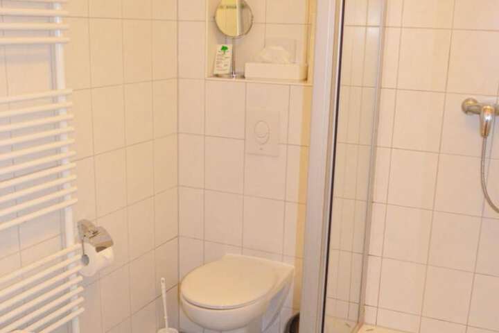 Room 15 of 33