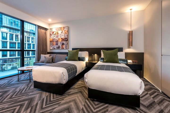 Room 16 of 32