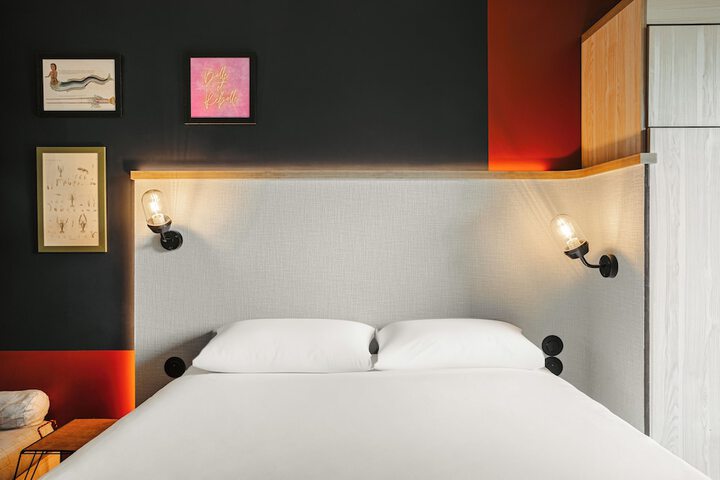 Room 31 of 118