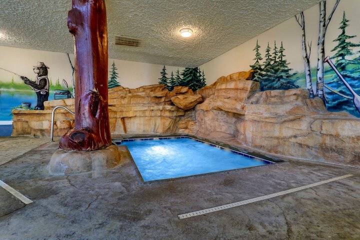 Indoor spa tub