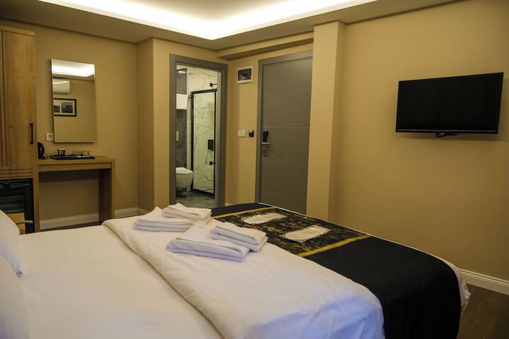 Room 18 of 38