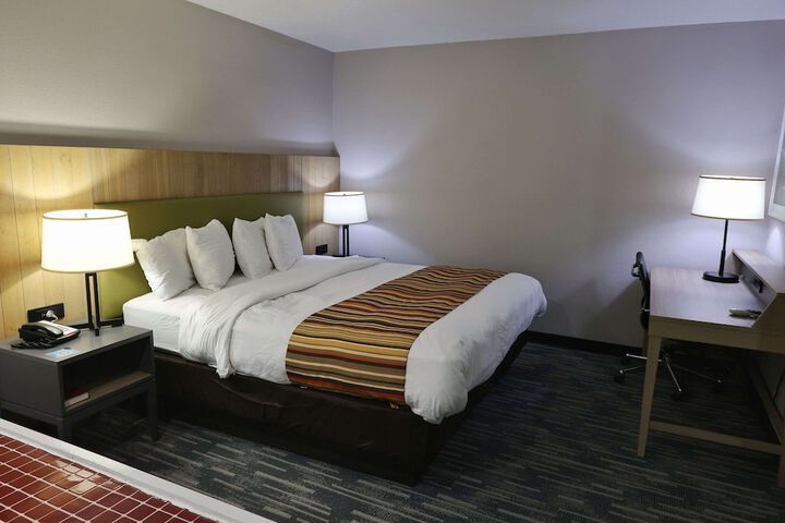 1 King Bed Accessible (2 of 16)