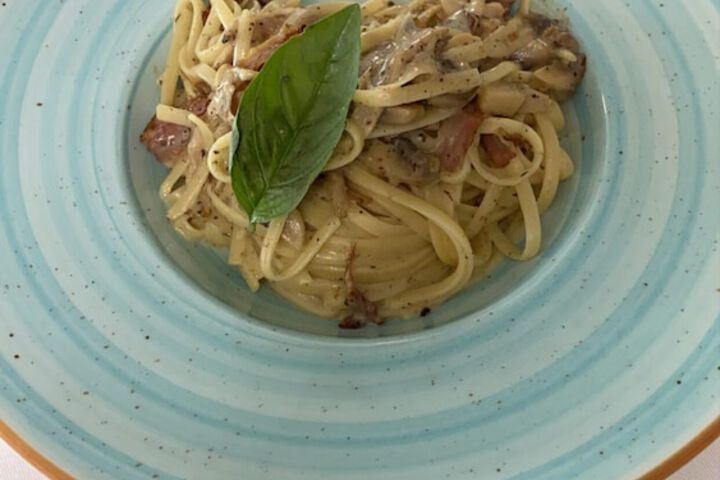 Dining 47 of 70