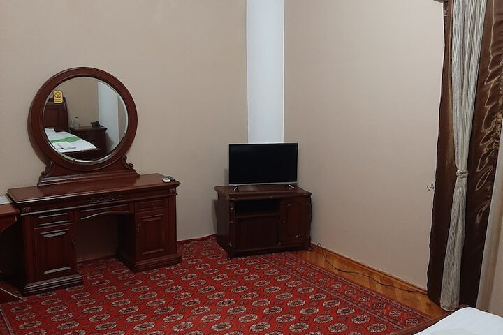 Room 7 of 14