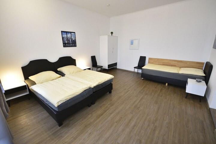Room 12 of 149