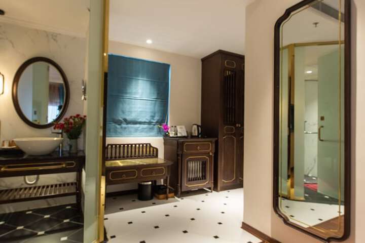 Room 14 of 85