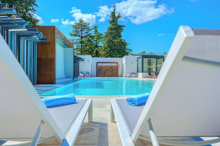 Pool 54 of 93