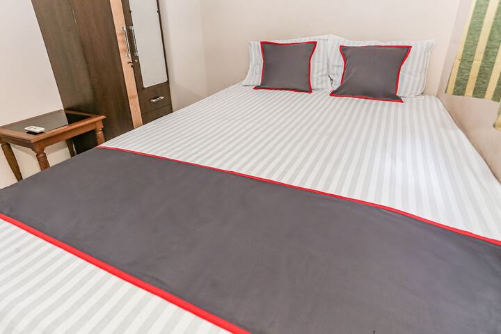 Room 7 of 27