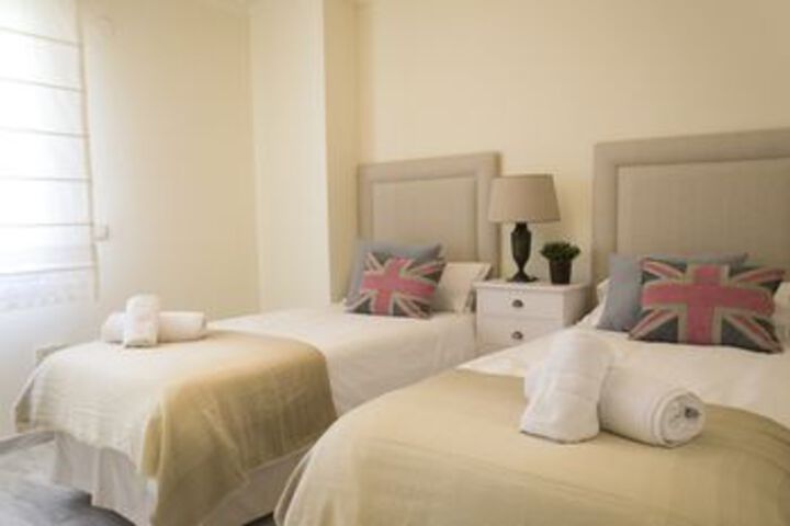Room 40 of 211