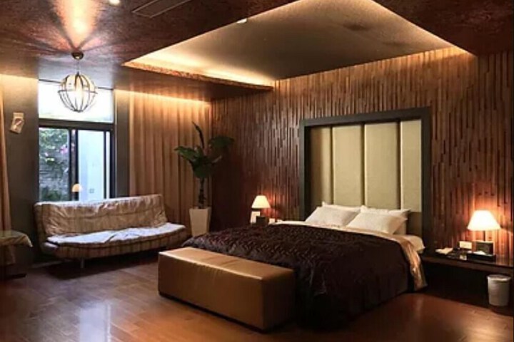 Room 19 of 33