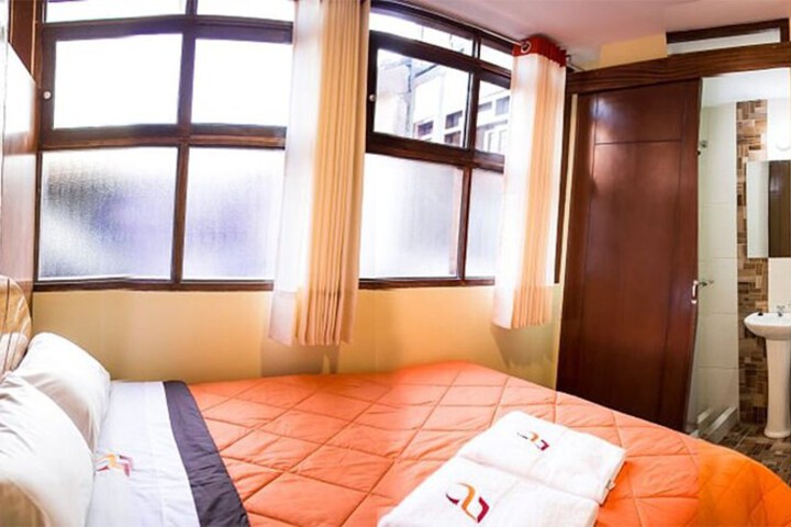 Room 9 of 10