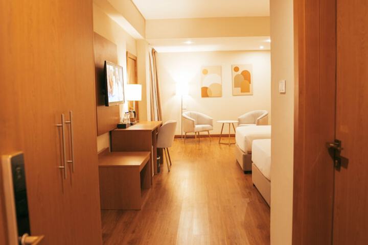 Room 8 of 34