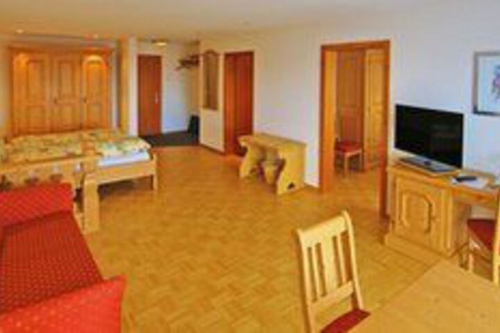 Room 35 of 73