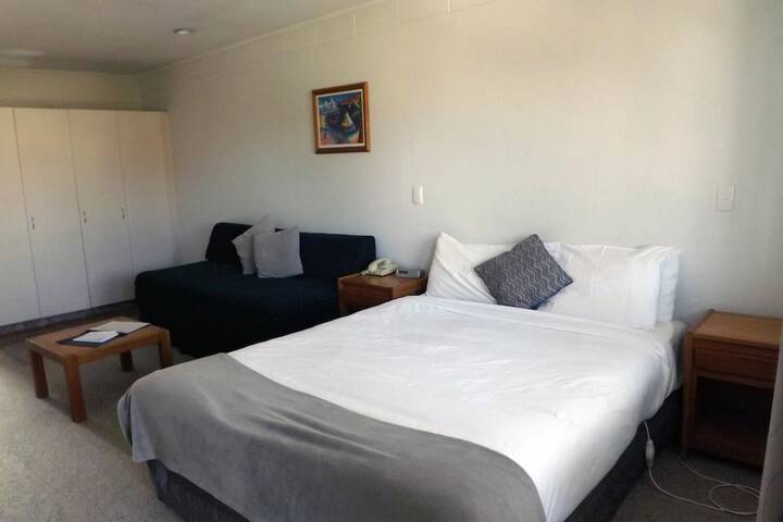 Room 11 of 48