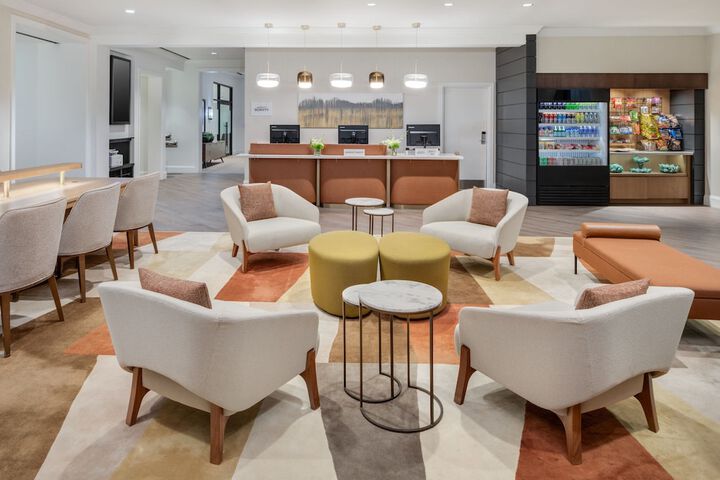 Lobby lounge