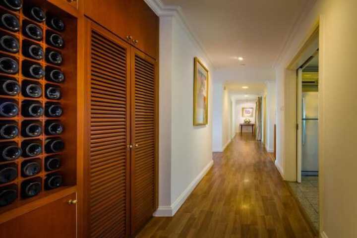 Room 22 of 103