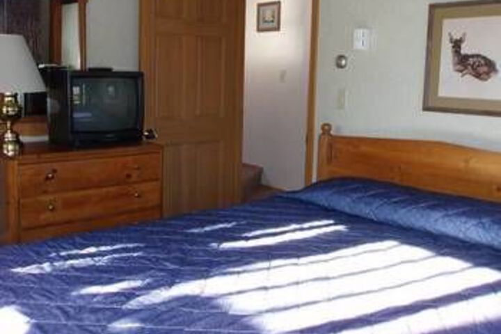 Room 7 of 16