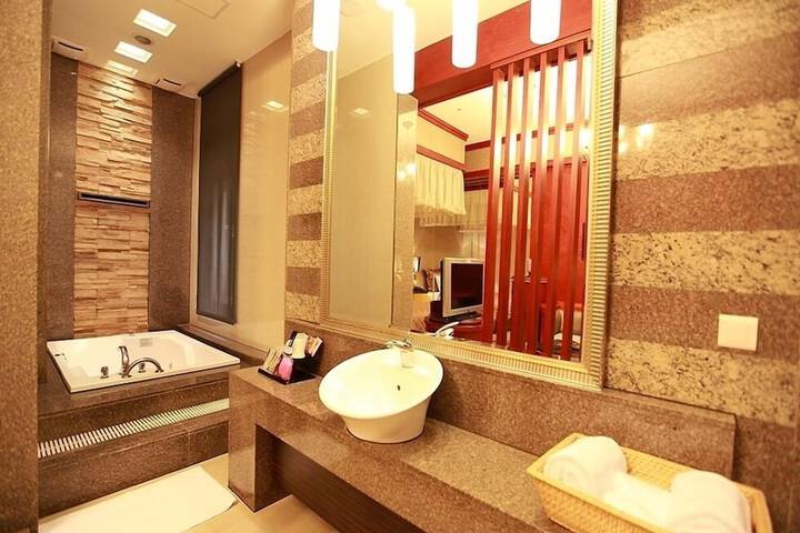 Room 40 of 68