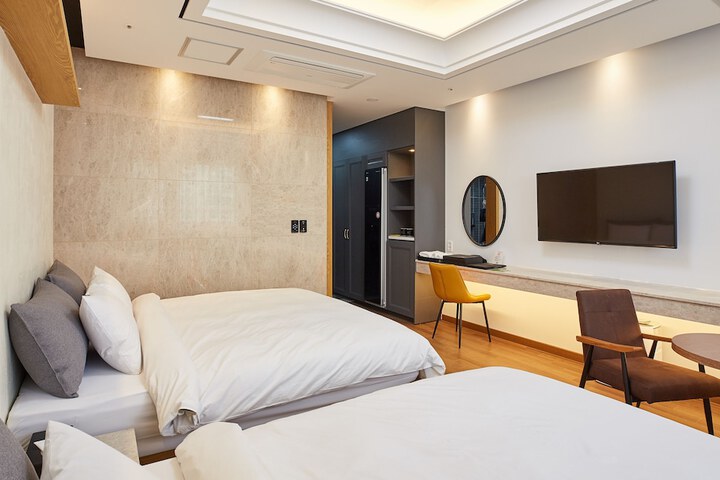 Room 18 of 40