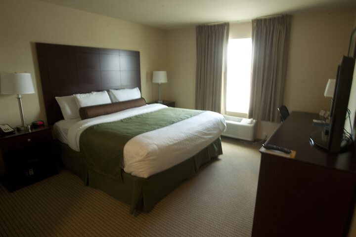 Room 11 of 38