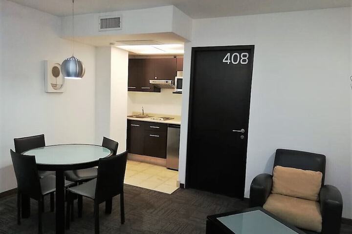 Room 32 of 61